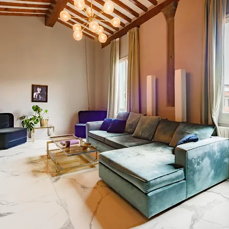 Regina House By Mmega * Florença